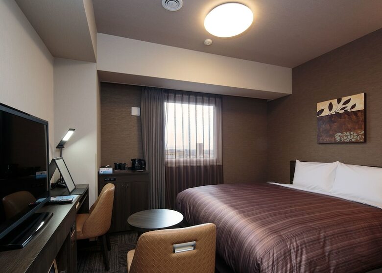 Hotel Route-inn Takaoka Ekimae