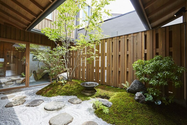 Hostal Utsuwa Designed Hostel