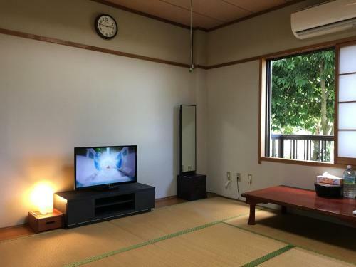 Biwako, Hira Hotel