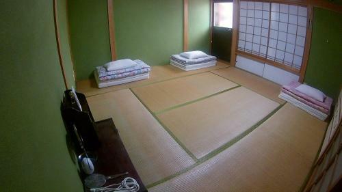 Hostal Ozu Shiromachi Guest House