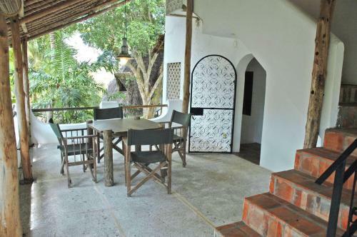 Shambani Cottages