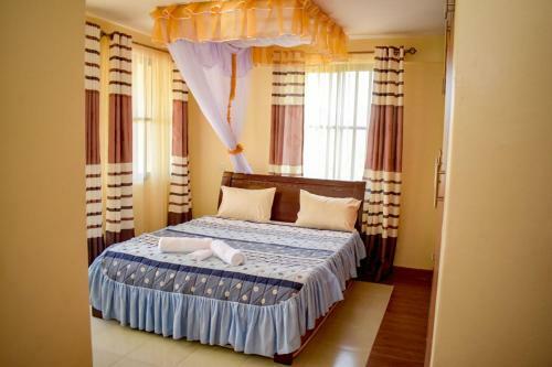Lakeview Lux Apartment