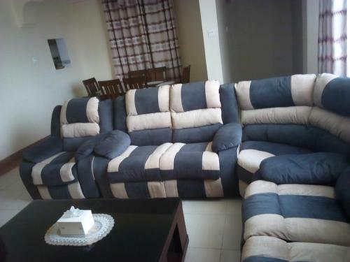 Lakeview Lux Apartment