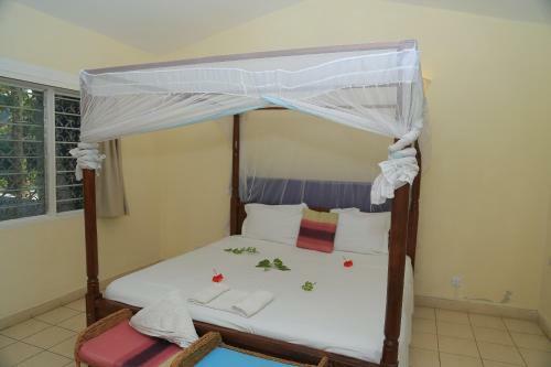 Hostal Maasai Beach House