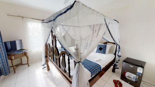 Hostal Maasai Beach House