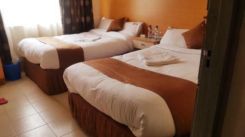 Pivot Hotel