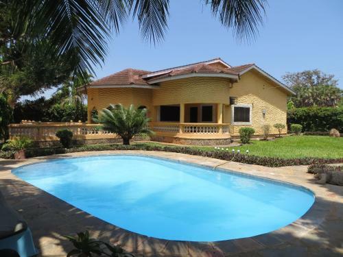 Maina Paradise