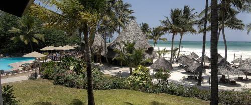Hotel Pinewood Beach Resort And Spa