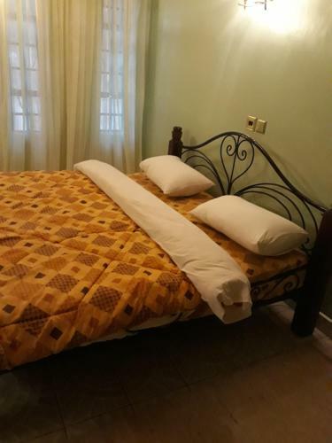 Hostal Palm Airport Suites