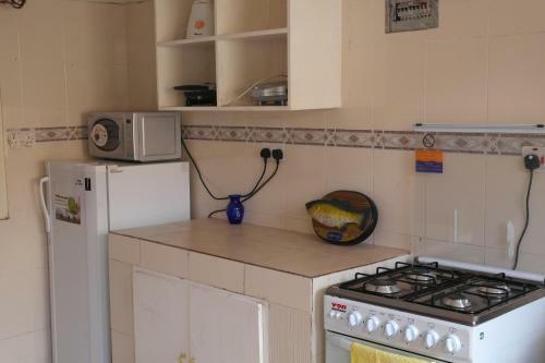 Hostal Palm Airport Suites