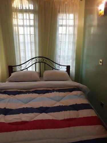 Hostal Palm Airport Suites