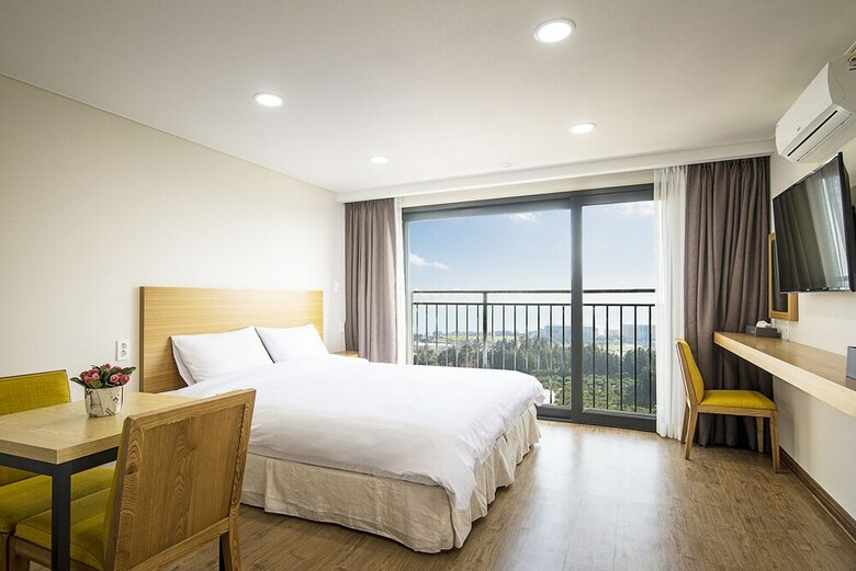 W Ocean Pension