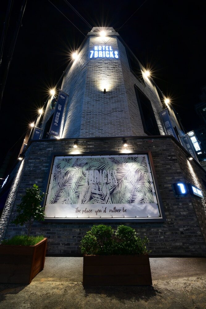 Hotel 7bricks
