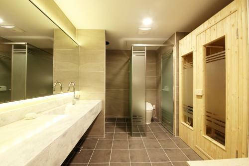Premium Ava Hotel