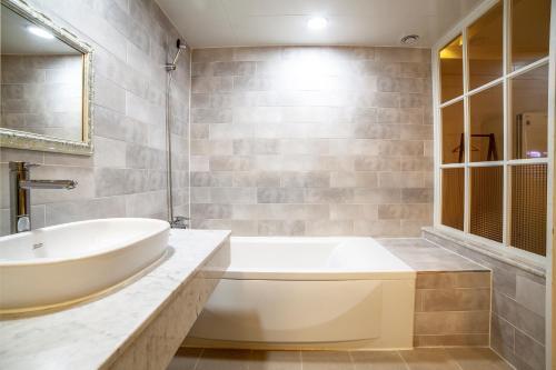 Hotel Stay 53