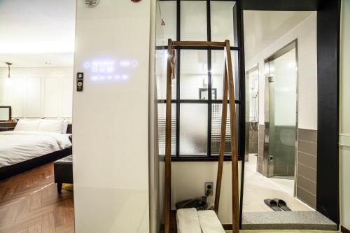 Hotel Stay 53