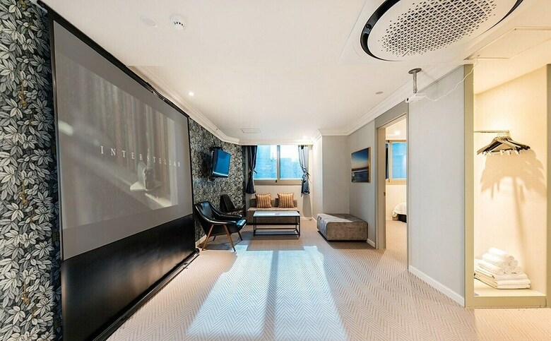 No. 25 Signature Hotel Daecheong