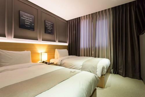 Vella Suite Hotel