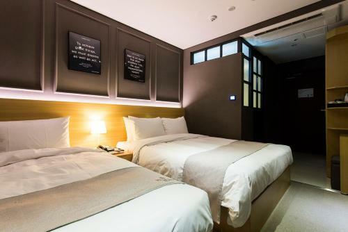 Vella Suite Hotel