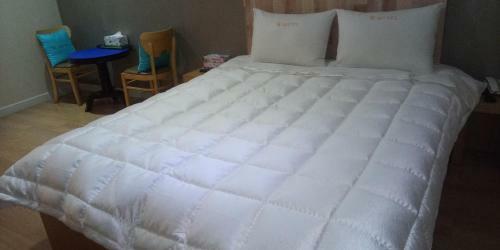 Gyeongju W Drive-in Motel
