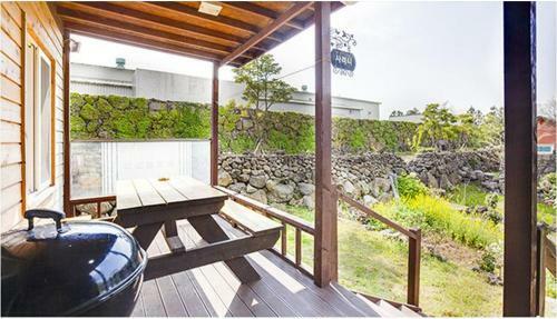 Gotjawal Geomunoreum Pension