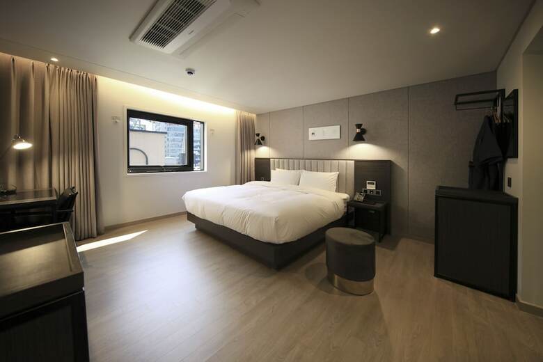 Hound Hotel Yeonsan