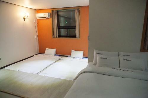 Maum Hotel And Backpackers