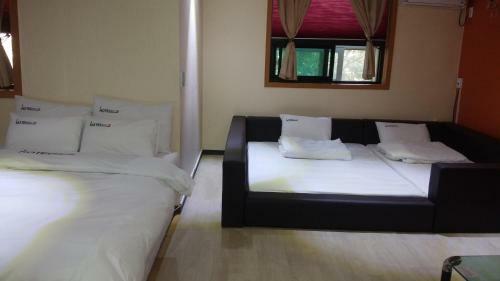 Maum Hotel And Backpackers