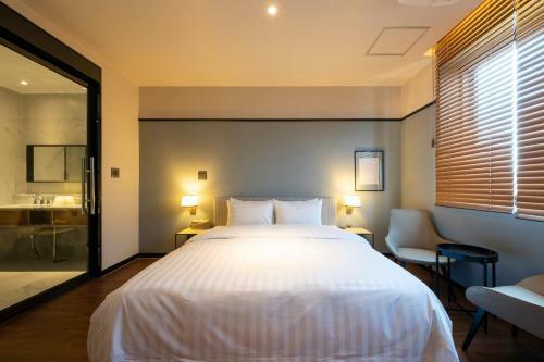 Brown-dot Hotel Shinho