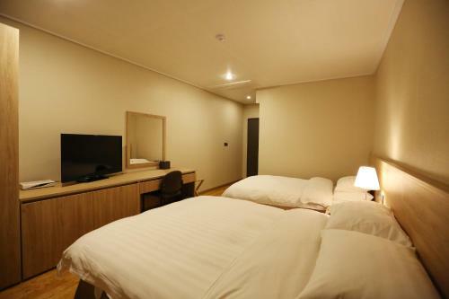 Palgong Emillia Hotel