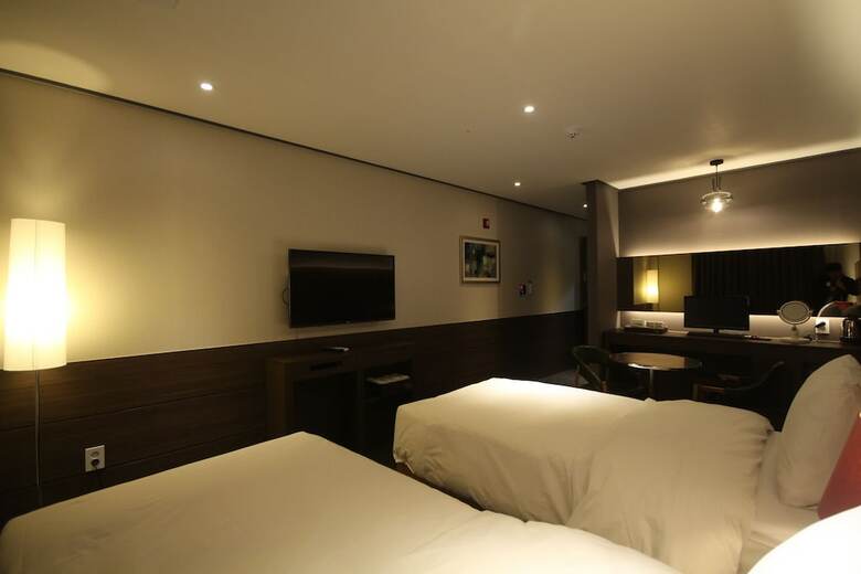 Hotel Raon