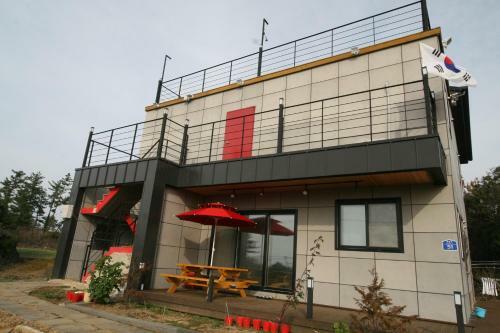 Starlight House