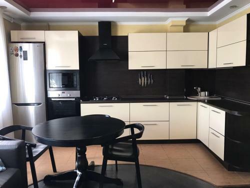 Apartment On Dost?q 244/1