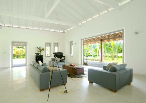 Villa Ivory House