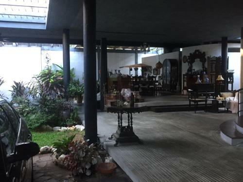 Hostal Parisare