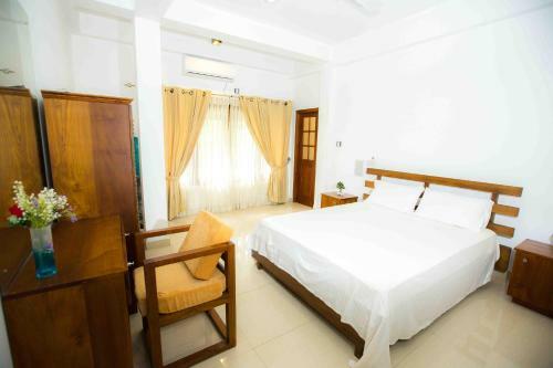 Kelani River's Edge Bungalow