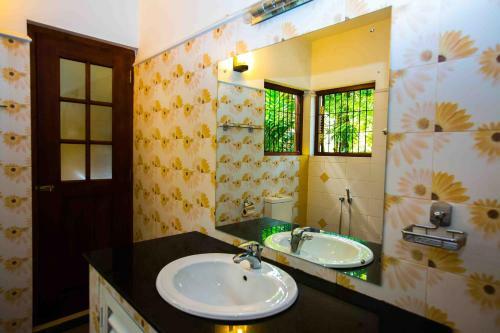Kelani River's Edge Bungalow