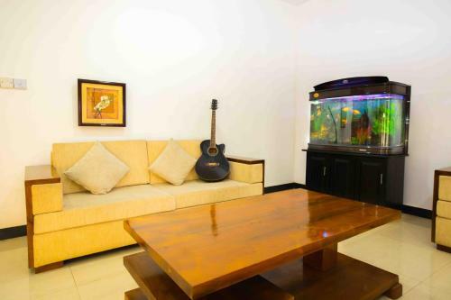 Kelani River's Edge Bungalow