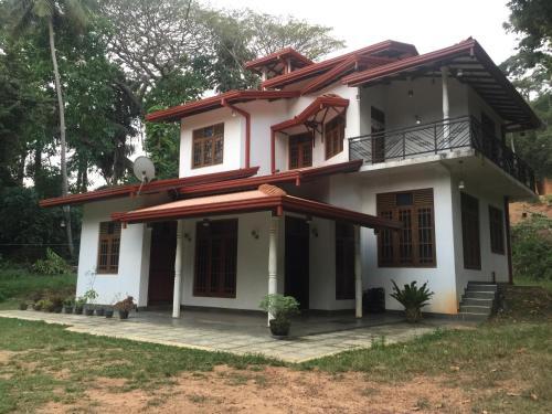 Hostal Summer Salt Hiriketiya