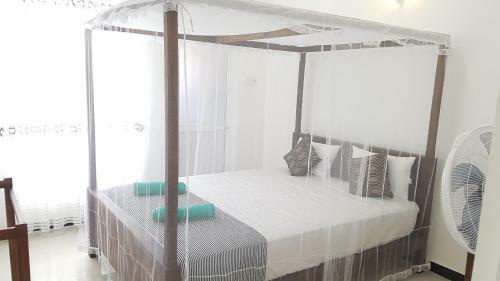 Hostal Hiriketiya Radiant House
