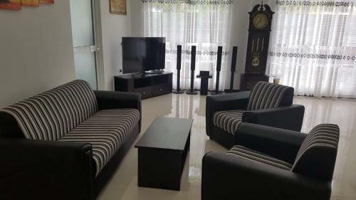 Hostal Hiriketiya Radiant House