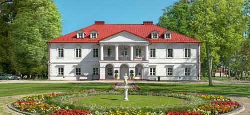 Hotel Bistrampolis Manor