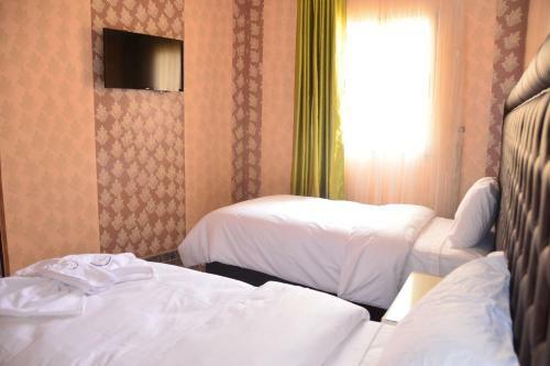 Hotel H�tel Hadaik Ain Asserdoune