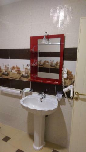 Hotel H�tel Hadaik Ain Asserdoune