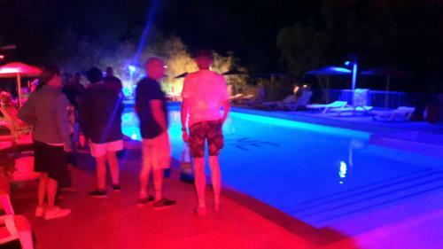 Hostal Camping & H�tel Le Calme