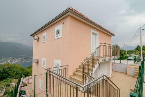 Apartments Mitrovic