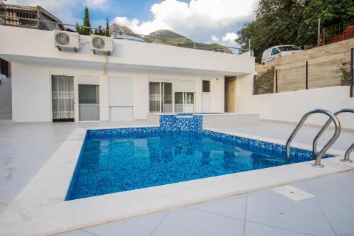 Villa Vila Nikezi?
