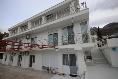 Villa Vila Nikezi?