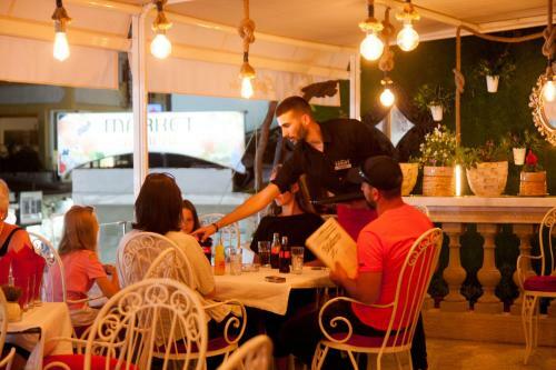Hostal Guesthouse Sidro