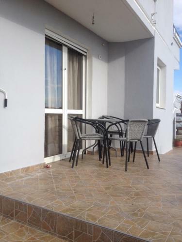 Gjoni Apartments